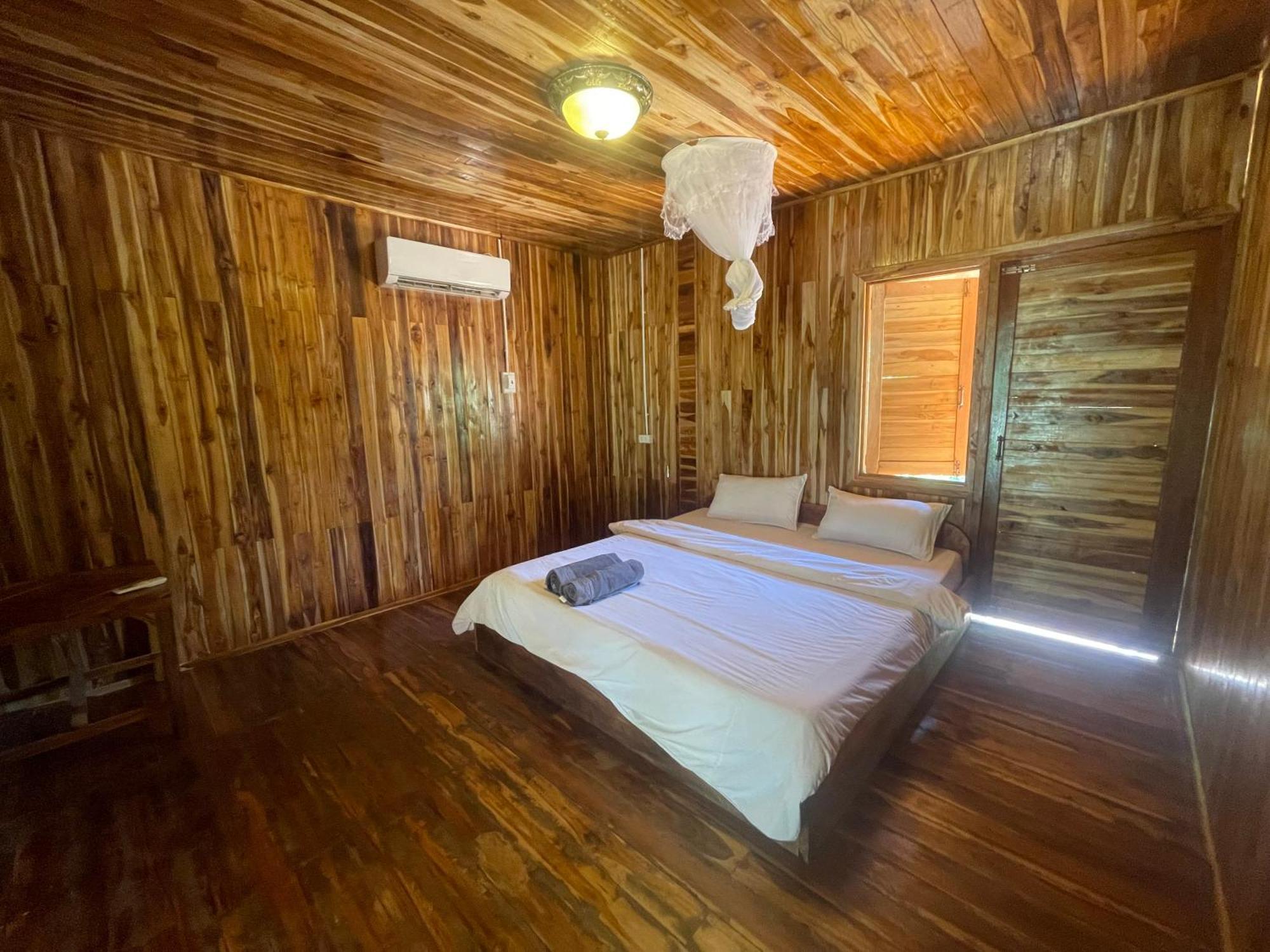 Eco Farm Stay And Hostel Nong Khiaw Exterior photo
